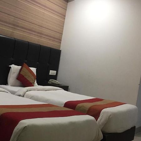 Hotel Patliputra Nirvana Patna Kültér fotó
