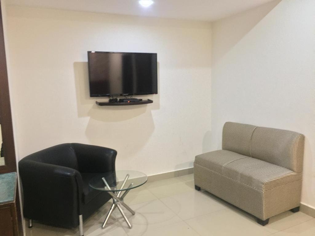 Hotel Patliputra Nirvana Patna Kültér fotó