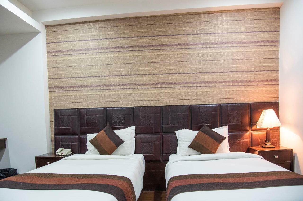 Hotel Patliputra Nirvana Patna Kültér fotó